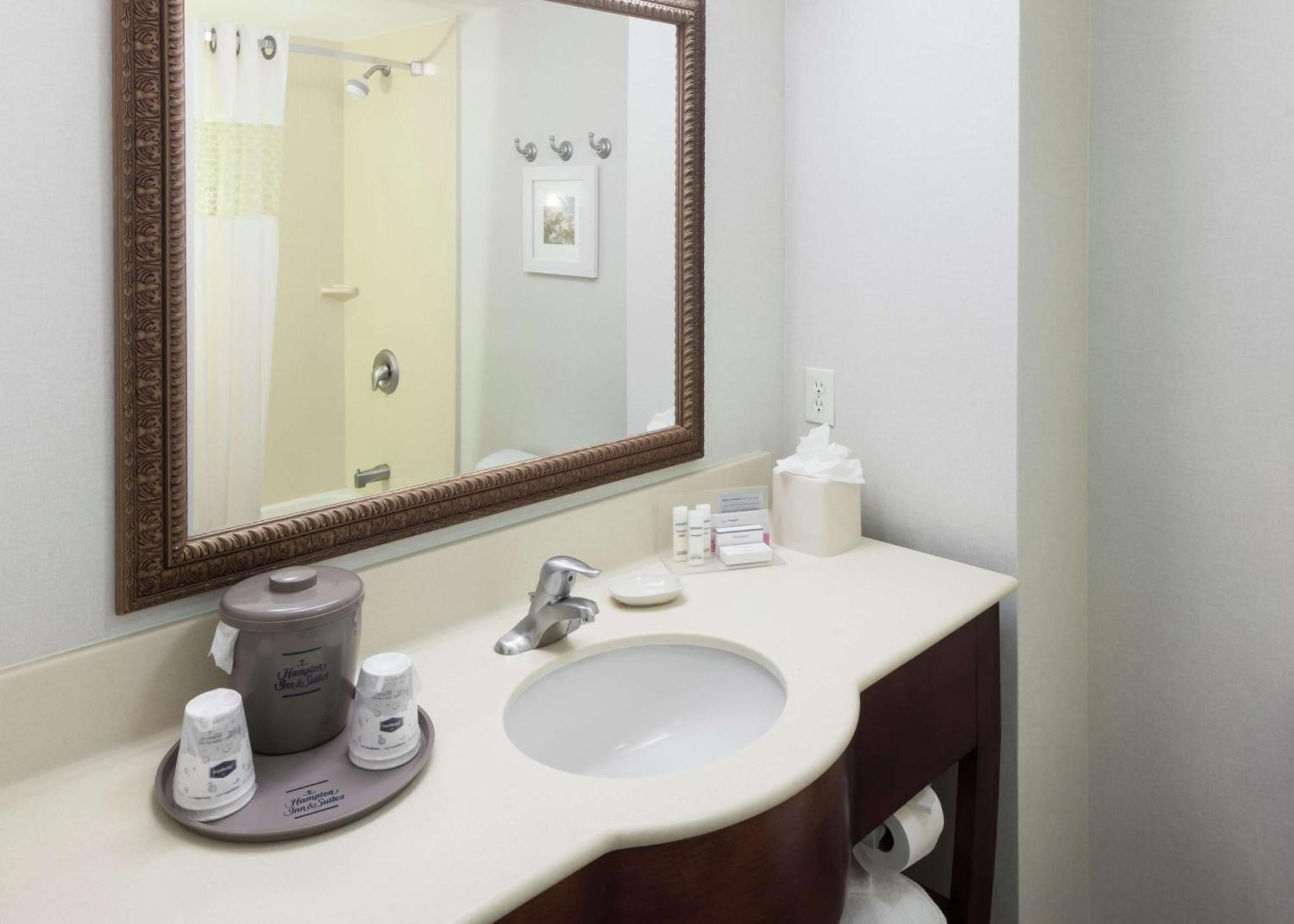 Hampton Inn & Suites Westford-Chelmsford Exteriör bild