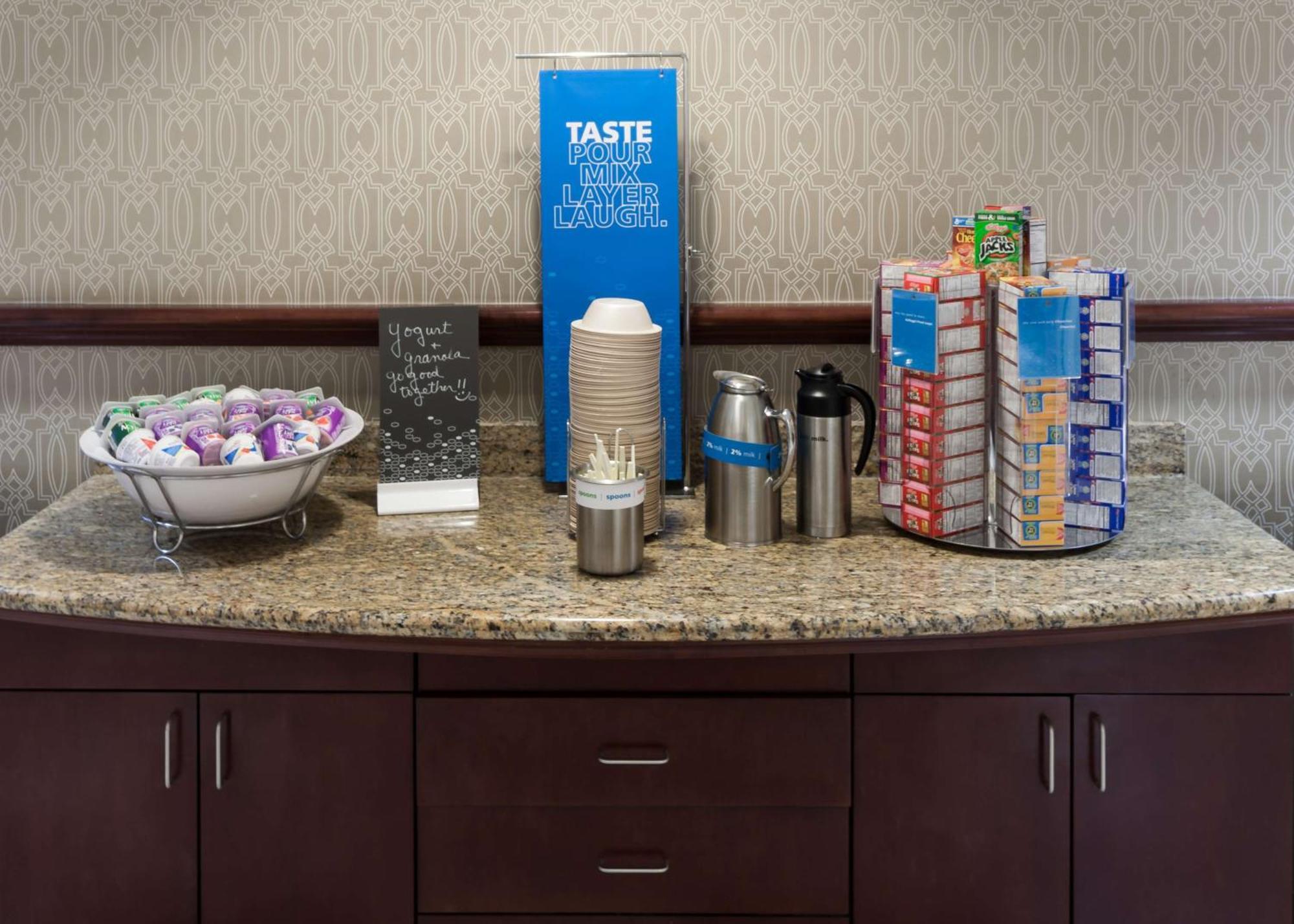 Hampton Inn & Suites Westford-Chelmsford Exteriör bild