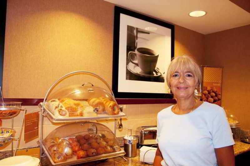 Hampton Inn & Suites Westford-Chelmsford Restaurang bild